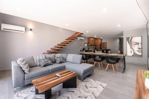 The Breeze Luxury Minutes From Marina & Downtown