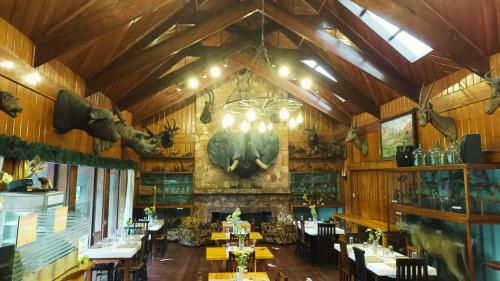 Restaurant, Log Cabin Hotel in Baguio