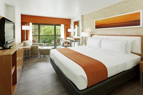 Holiday Inn San Antonio-Riverwalk, an IHG Hotel