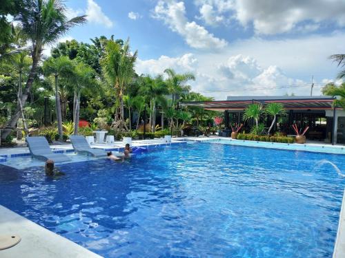 Sunset resorts and bar thumbnail 5