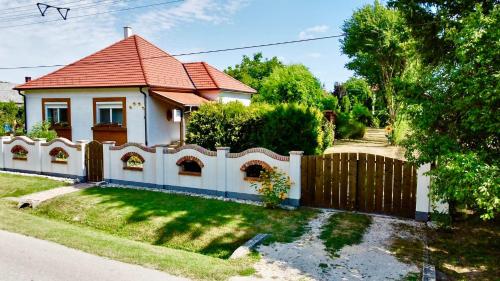 B&B Bakonyszentlászló - Döre Vendégház - Bed and Breakfast Bakonyszentlászló