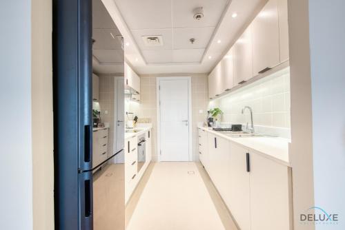 Elegant 2BR at The Point Dubai Marina by Deluxe Holiday Homes, Dubai (photo 10)