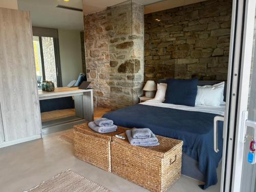 Two Br Private Peaceful Mylo Villa No Living Room Close to Mylopotas Beach gîte à louer Pikrá-Nerá