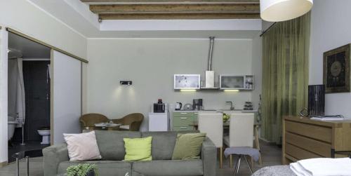 Spacious Studio Apartment in the heart of Old Town, Tallinn (photo 3)