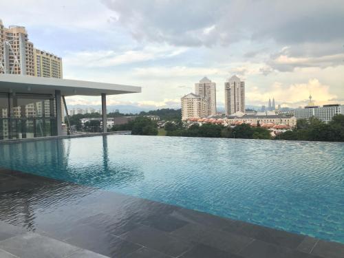 游泳池, 吉隆坡签名服务式套房酒店 (The Signature Hotel & Serviced Suites Kuala Lumpur) in 金地花园/满家乐