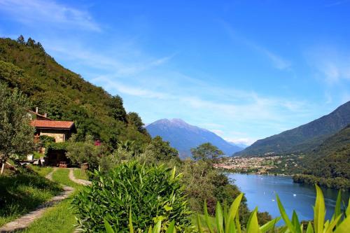 Rustico Ulivi - Ferienhaus in Colico Bucht Piona