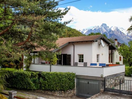 Girasole Land Ferienhaus in 22010 Sorico