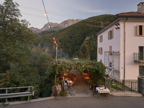 View, Osteria Grutli con alloggio in Borgnone