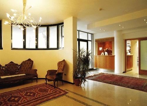 Hotel La Cascata – Azzano San Paolo, VA