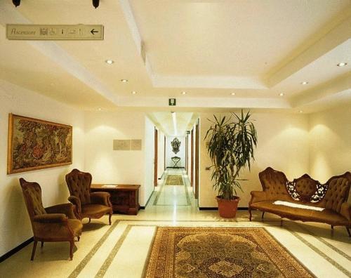 Hotel La Cascata – Azzano San Paolo, VA