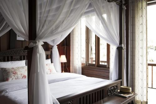 Baan Luang Rajamaitri Historic Inn in Mueng