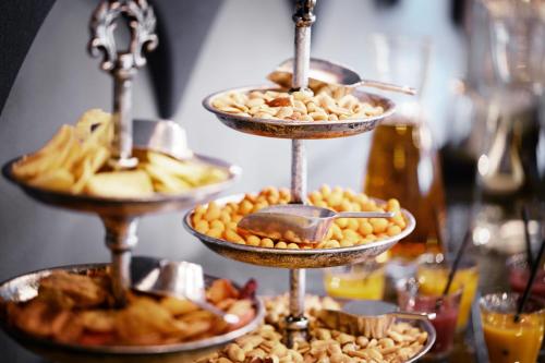 395889280 Tivoli Hotel