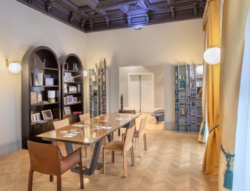 395890211 Hotel Indigo Milan - Corso Monforte by IHG