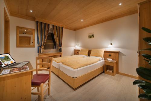 Double or Twin Room image 2