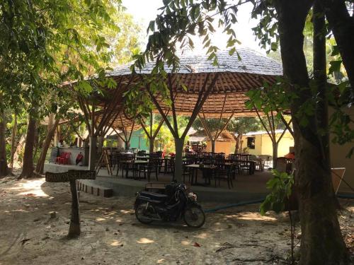 Paradise Lost Resort in Koh Kradan