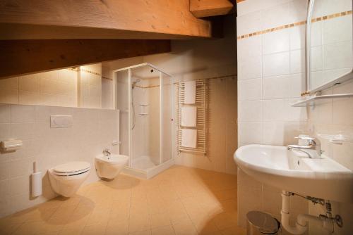 Family Room image 2
