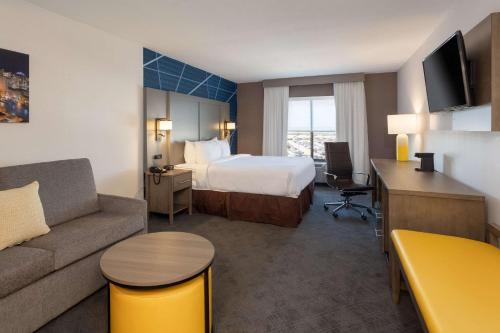 Comfort Inn & Suites Buffalo Airport in Buffalo, USA