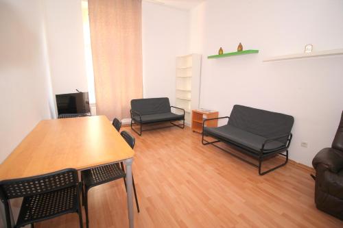 Mainhatten Apartment - image 10