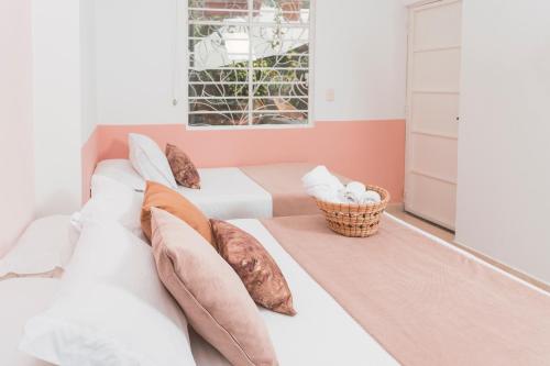 1 double bed, 1 twin bed