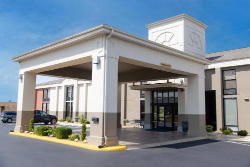 . Holiday Inn Express Marshfield - Springfield Area by IHG