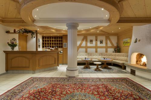 ผับ/เลาจน์, Hotel Bergheim in กลางเมืองเลช