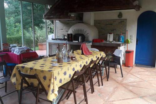 Villa de 4 chambres avec piscine privee terrasse amenagee et wifi a Jurancon