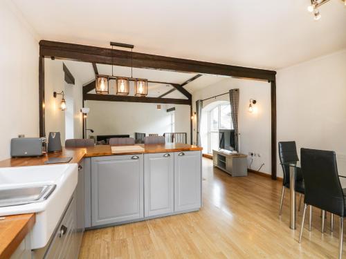 外部景觀, Coach House in 安賽德