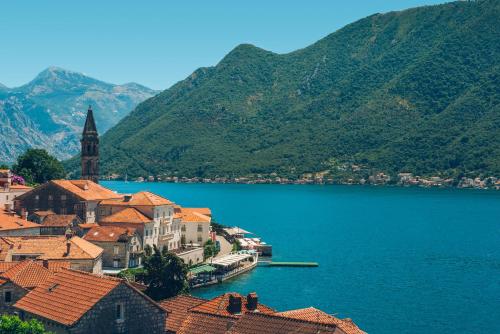 สภาพแวดล้อมโดยรอบ, Heritage Grand Perast in เปราสต์