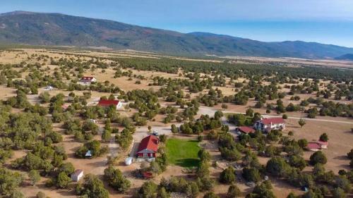 Ranchette Ponderosa - The Nebo #3 at Wind Walker Homestead