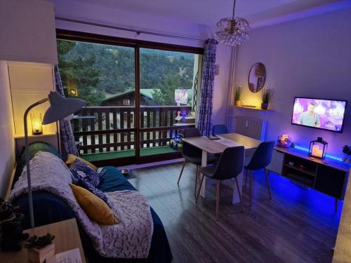 U066 - Appartement cosy, vue sur la montagne à Gréolières - Location saisonnière - Gréolières