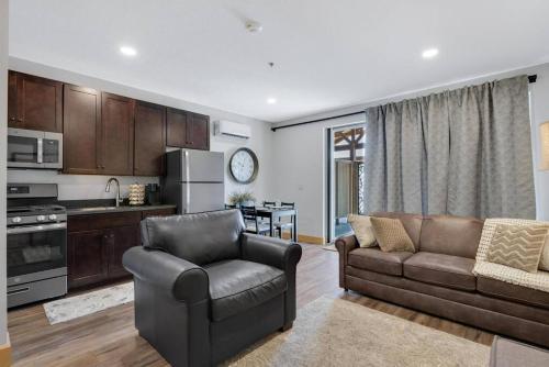 Maple Suite - Main Street Lodge in Berlin Maple Suite - Main Street Lodge in Berlin