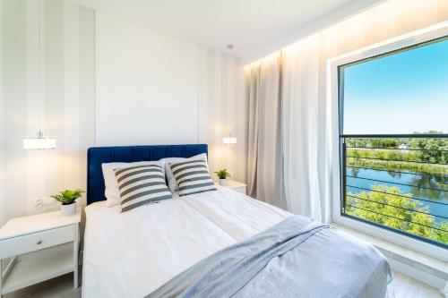 Belle View - 3pok, nawet 5 łóżek, piękny widok na rzekę, TV55" z Netflix i Max, parking, winda (Belle View - 3pok, nawet 5 lozek, piekny widok na rzeke, TV55" z Netflix i Max, parking, winda) in Ilawa