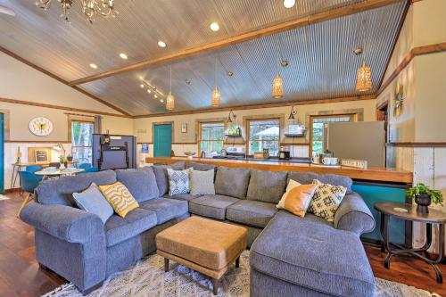 . Pet-Friendly Outdoor Paradise w/ Grill, Decks
