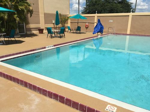 Quality Inn & Suites Winter Park Village Area