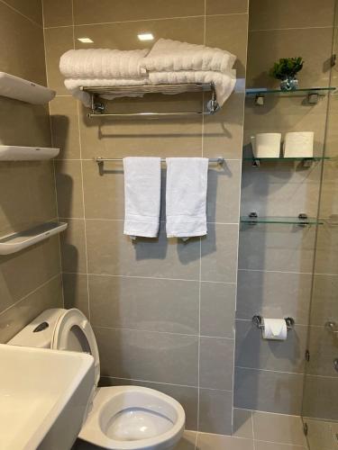 1 BR condo Uptown Parksuites BGC, high floor, morning sun, Manila (fotografie 10)