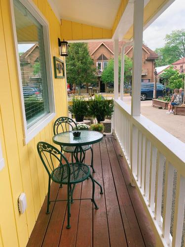 Зовнішній вигляд готелю, The Iris Garden Downtown Cottages and Suites in Нашвілл