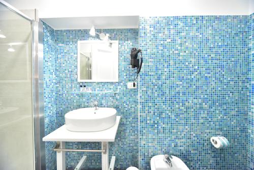 Sacconi Palace Suite Roma - image 12