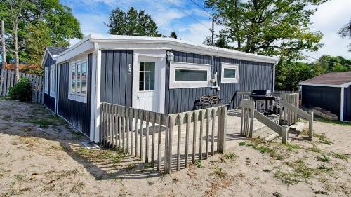 Main Beach River Retreat - Wasaga Beach 1 - Main Strip - 93 Mosley St - Apartment - Wasaga Beach