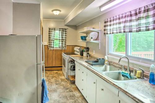 Secluded Getaway Less Than 10 Mi to Saratoga Springs! in South Corinth, USA