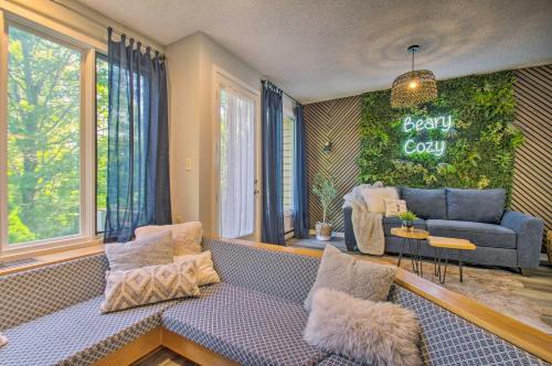 Cozy Wintergreen Home with Balcony and Fireplace!