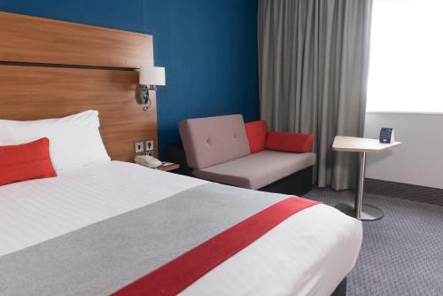 Holiday Inn Express Birmingham Star City an IHG Hotel - image 6