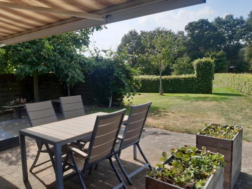 Kert, De Steegberg Holiday Home in Sevenum