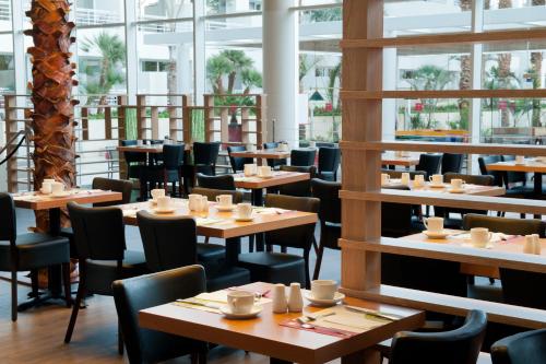 Restaurant, Leonardo Royal Resort in Eilat