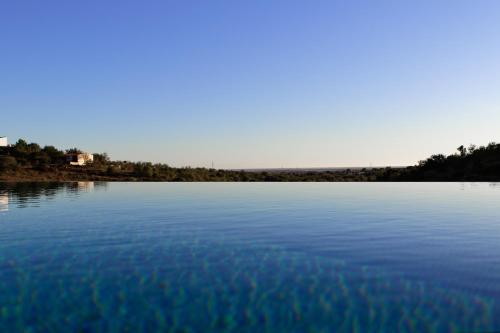 Swimming pool, Tower Villa w Infinity Pool in Olhao