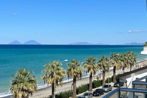 "I MORI LUXORY APARTMENTS" - Attico mansardato con incantevole vista mare