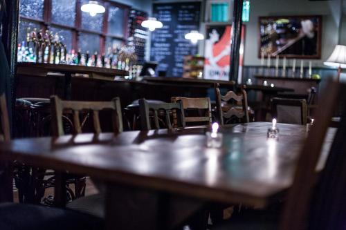 Tulse Hill Hotel - image 13