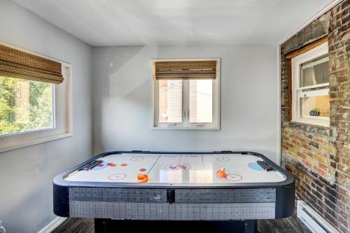 Chic Troy Home Near Downtown, 9 Mi to Albany! in Troy, USA