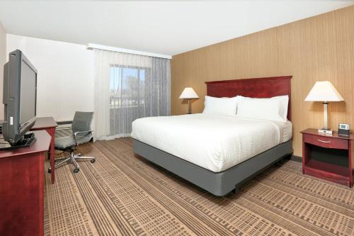 Photo - Holiday Inn & Suites Santa Maria, an IHG Hotel