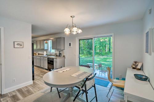 Peaceful Athens Retreat at Sleepy Hollow Lake in Athens, USA