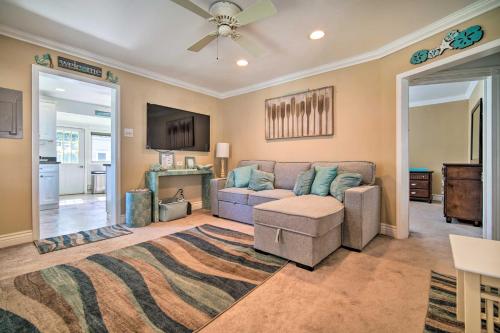 Nautical Wildwood Apt - Walk to the Beach! in Wildwood, USA